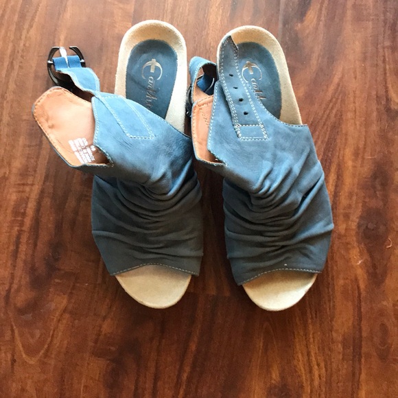 Earthies blue wedges - Picture 1 of 3